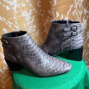 Donald Pilner ankle boot